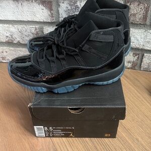 Jordan 11 Retro Black and Blue Sneakers Deerskin Never worn